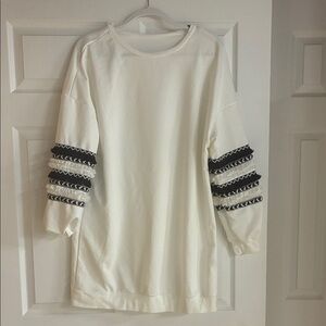 SHEIN Cream Long Sleeve Sweatshirt with Black Trim Detail